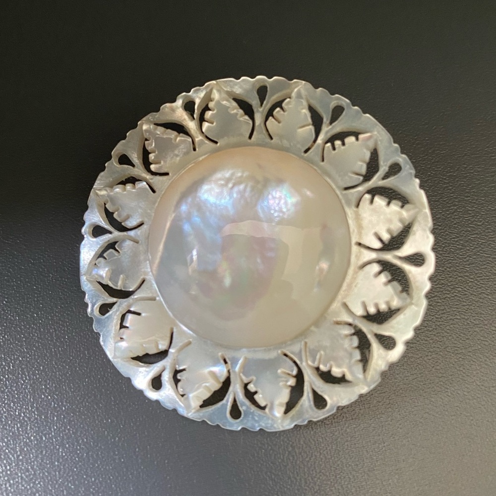 Vintage Carved Mother Of Pearl Carved Brooch pin